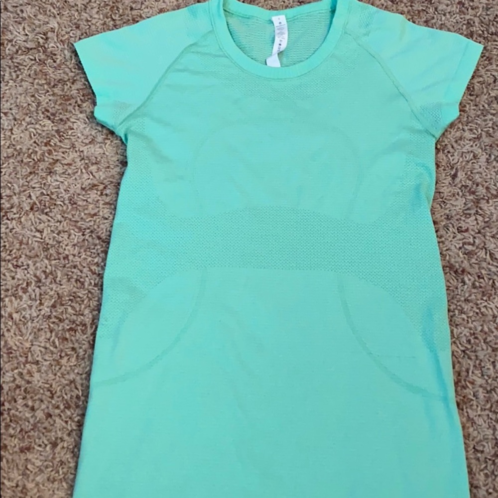 Lululemon lime green swiftly top